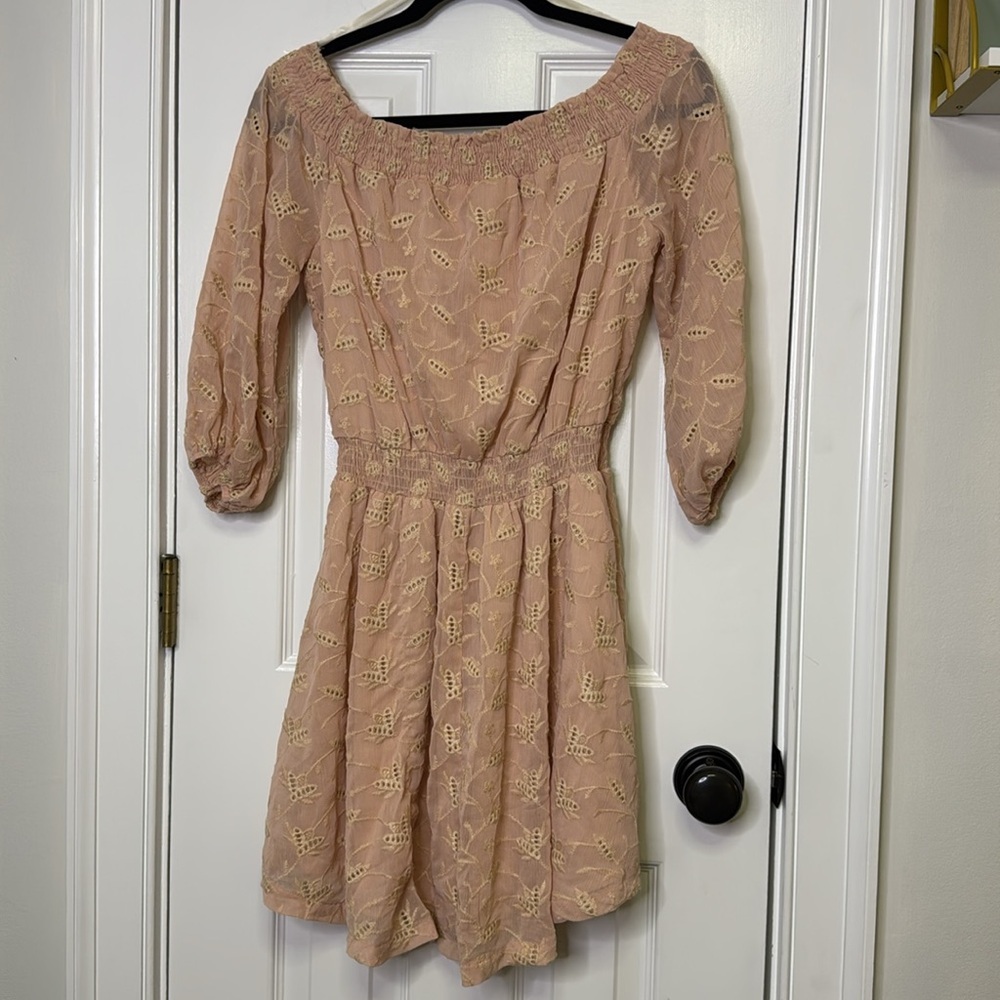 ASTR the Label Small Eyelet Boho Chic Off-Shoulder Dress - Picture 8 of 8